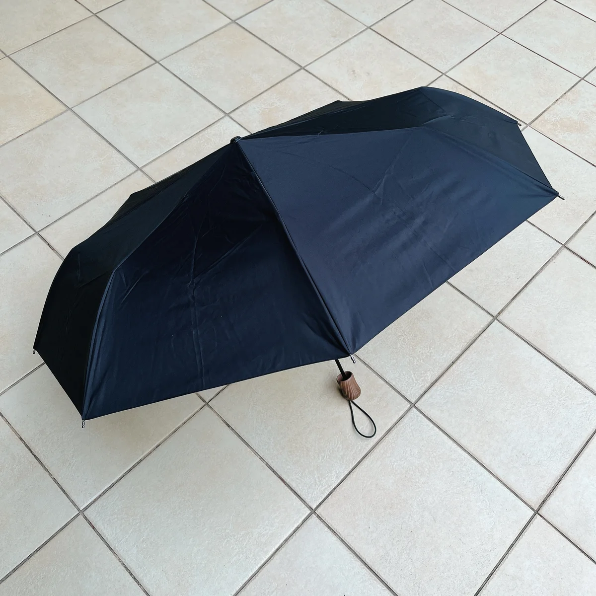 ユニクロの晴雨兼用折りたたみ傘