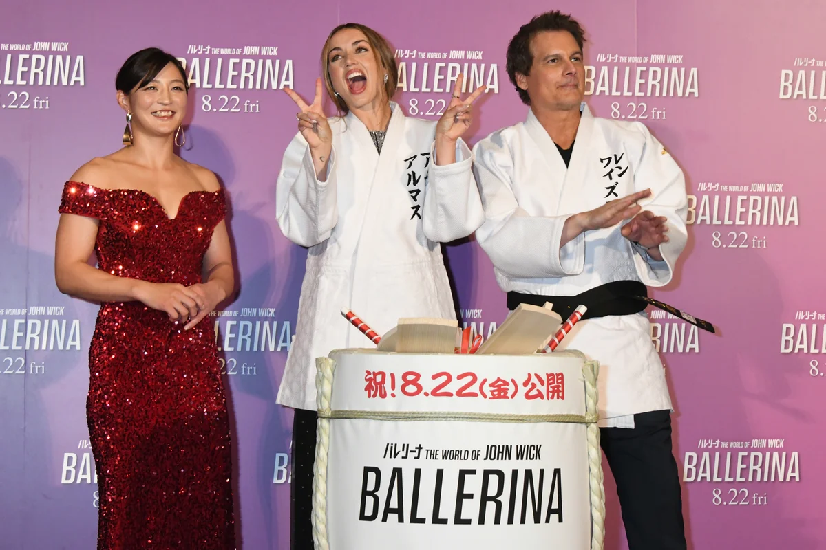 トム・クルーズとの熱愛の噂で持ちきりのアの画像_4