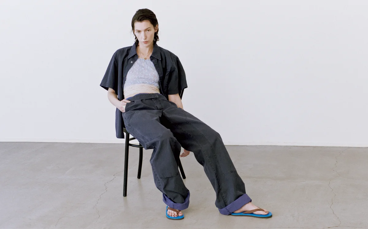 オーラリーのサンダル