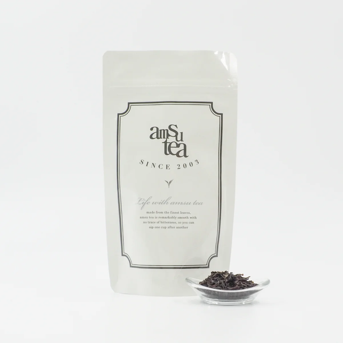 日本の紅茶ブランド「amsu tea（アムシュティー）」から「チョコラッテ」リーフ100g ジップパウチ ¥1,512／ビッグメイク（アムシュティー）