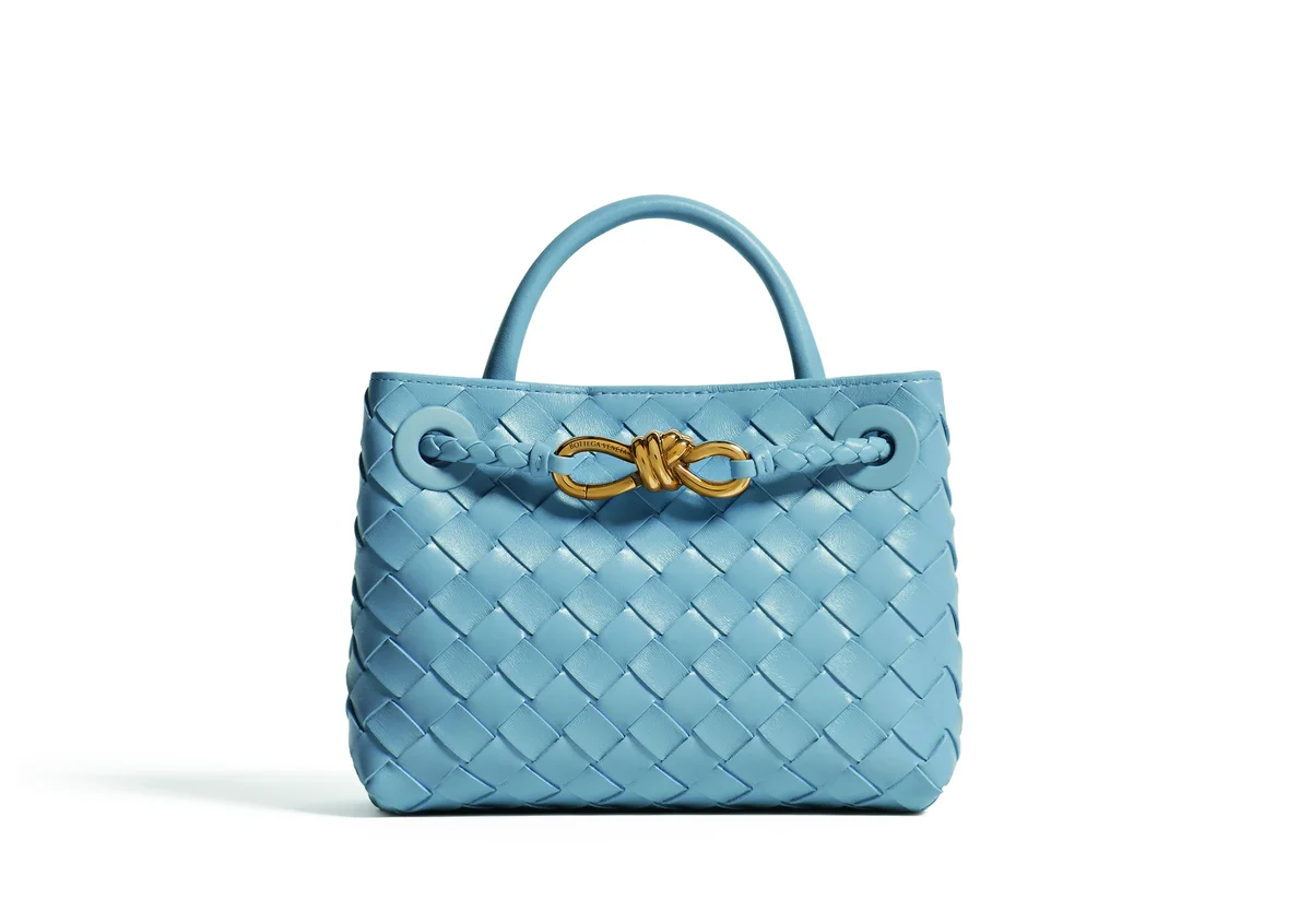 ボッテガ・ヴェネタのバッグ「アンディアーモ」のミニサイズ