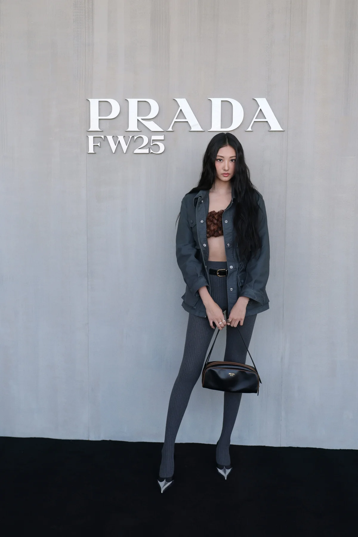 MEOVV Gawon（ガウォン）　プラダ　PRADA　アンバサダー