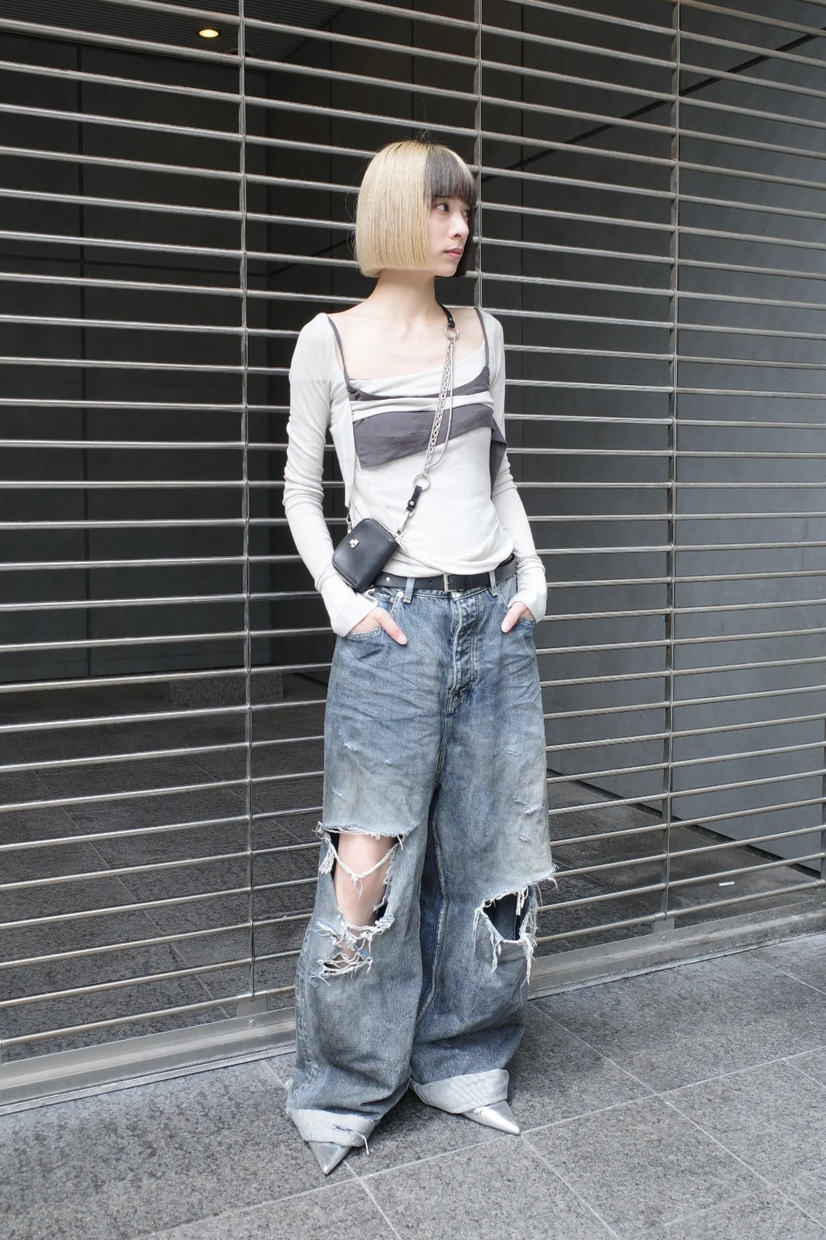 セルフスナップ　デニム　ジーンズ　バレンシアガ　BALENCIAGA
