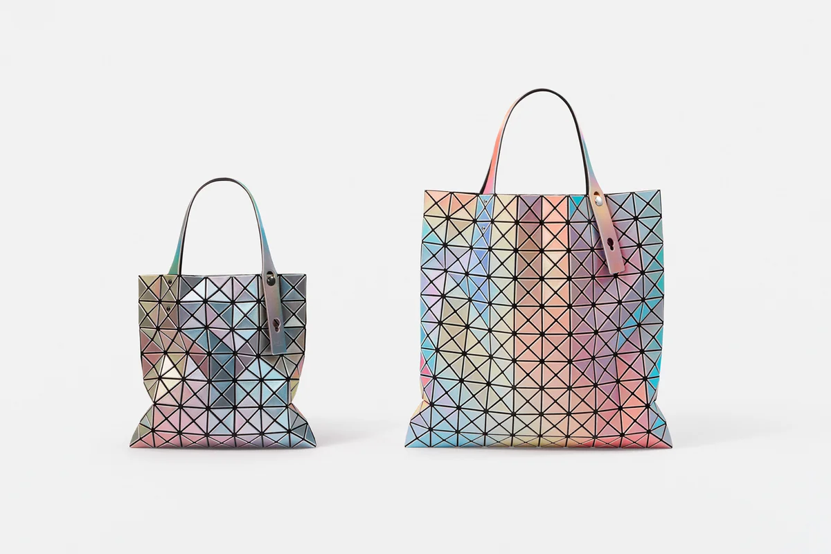 BAO BAO ISSEY MIYAKE（バオ バオ イッセイ ミヤケ）　トートバッグ　ラージトートバッグ　「ILLUSION」