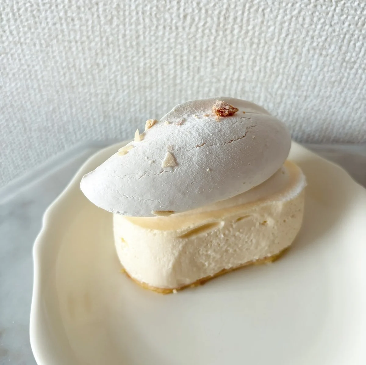 【あざみ野】アン・プチ・パケ「季節のプチガトー」／メレンゲを使った斬新な味わい