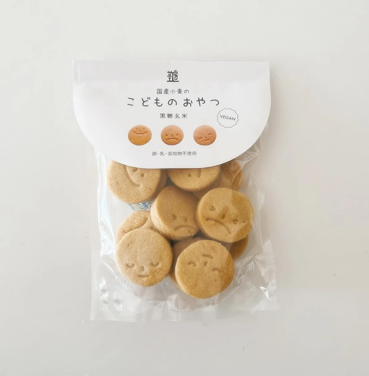 茎工房のナチュラルクッキー。石川県産コシヒカリ玄米粉と、沖縄産の黒糖を使用した素朴な味わい。