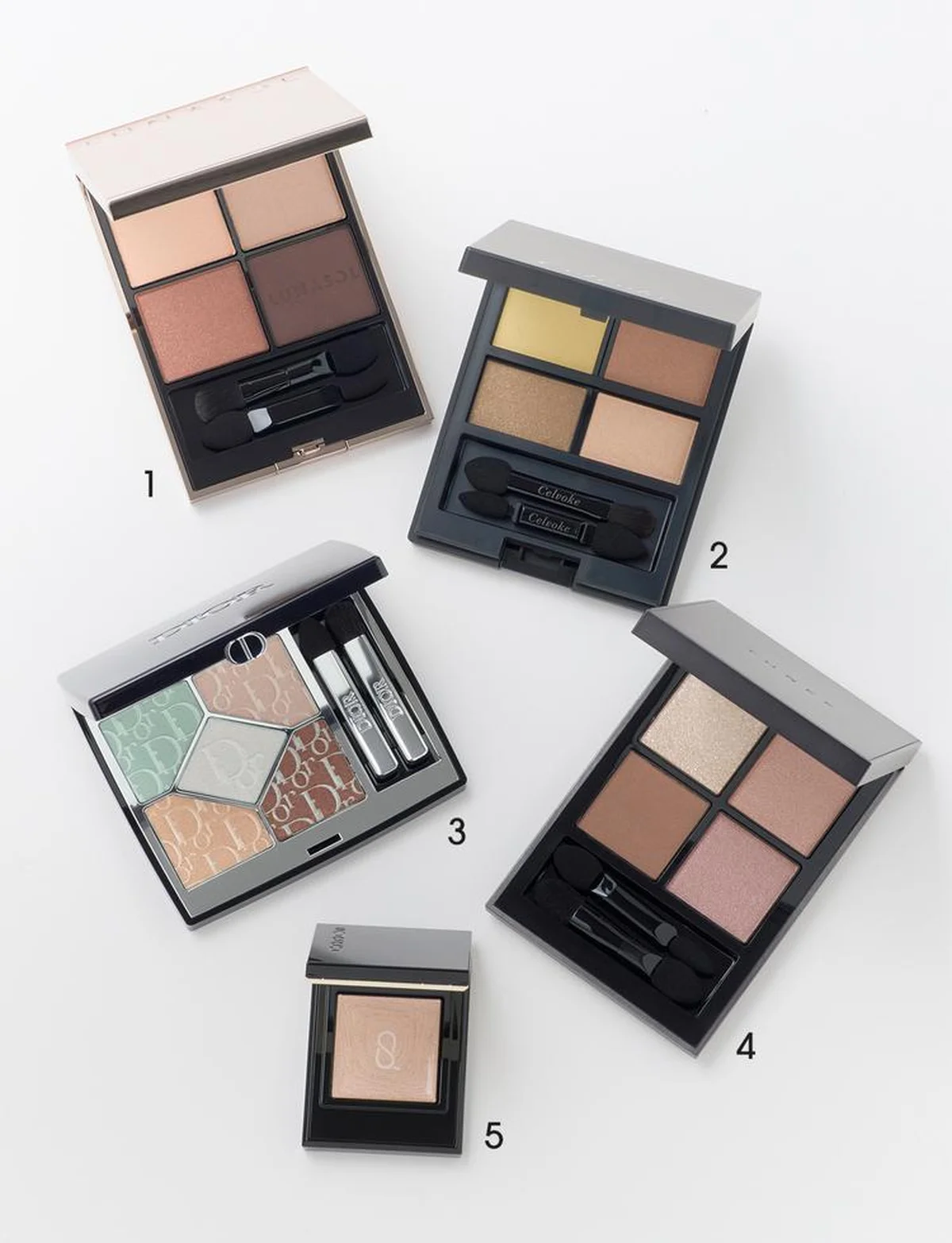 2026年の春新色コスメはブラウンベースのアイパレットが豊富に揃う。