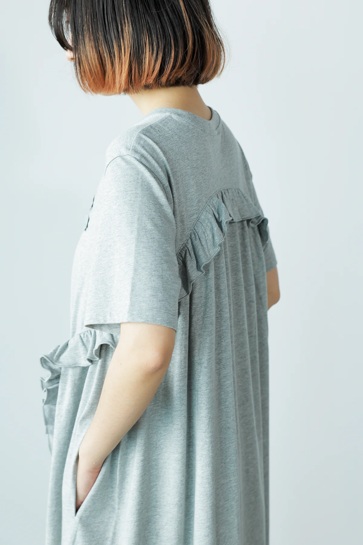 ユニクロ アンド セシリー バンセンのフリルT ワンピースのディテール