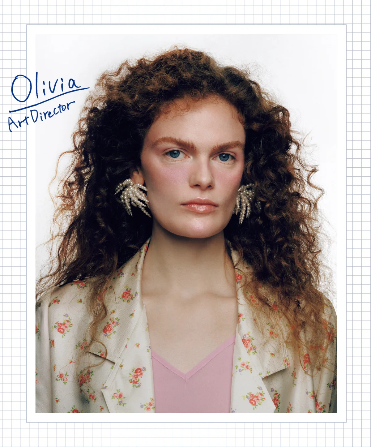 大きめのイヤリングに合わせるメイクアップ