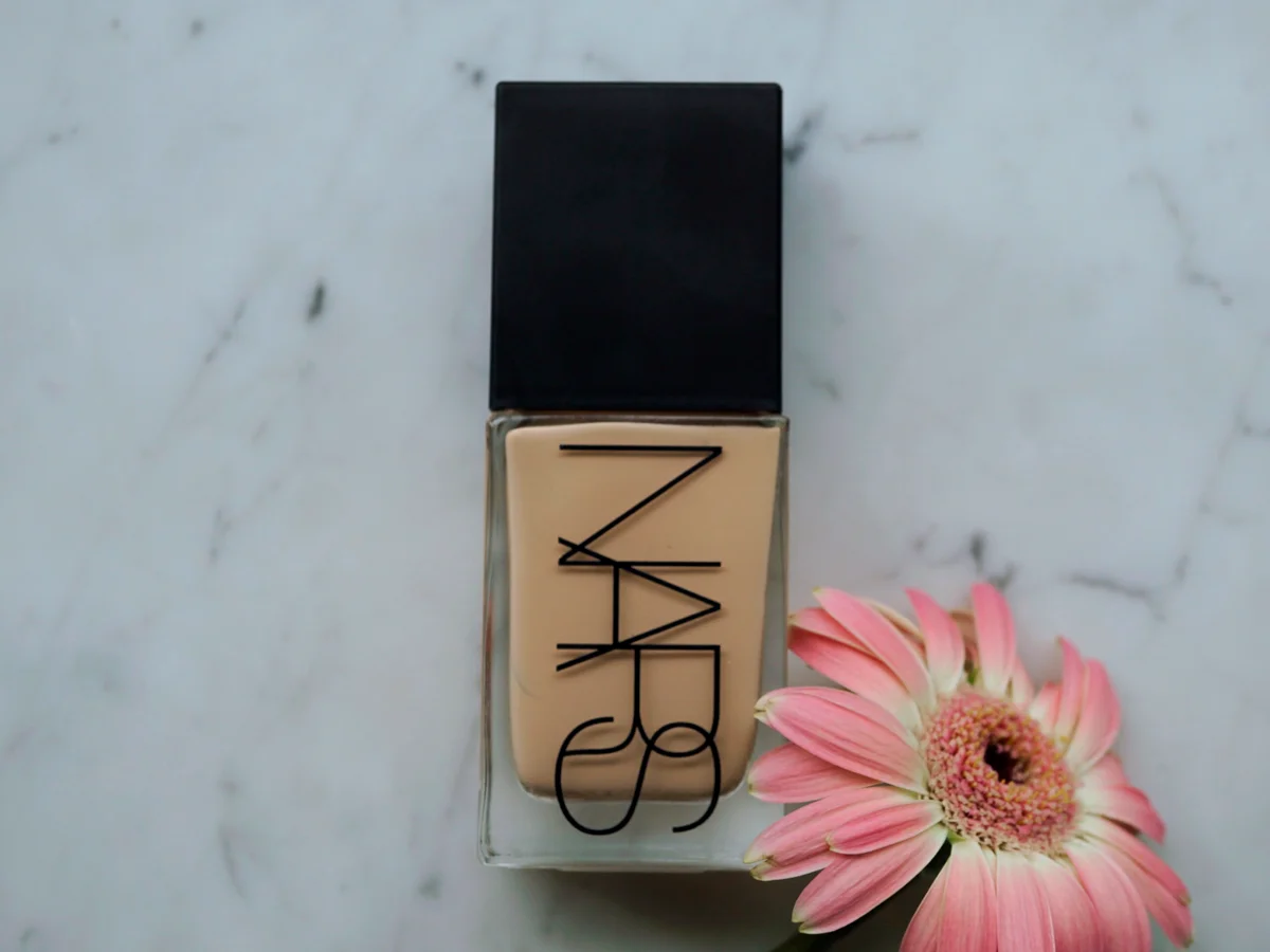 NARS ライトリフレクティング ファンデーション