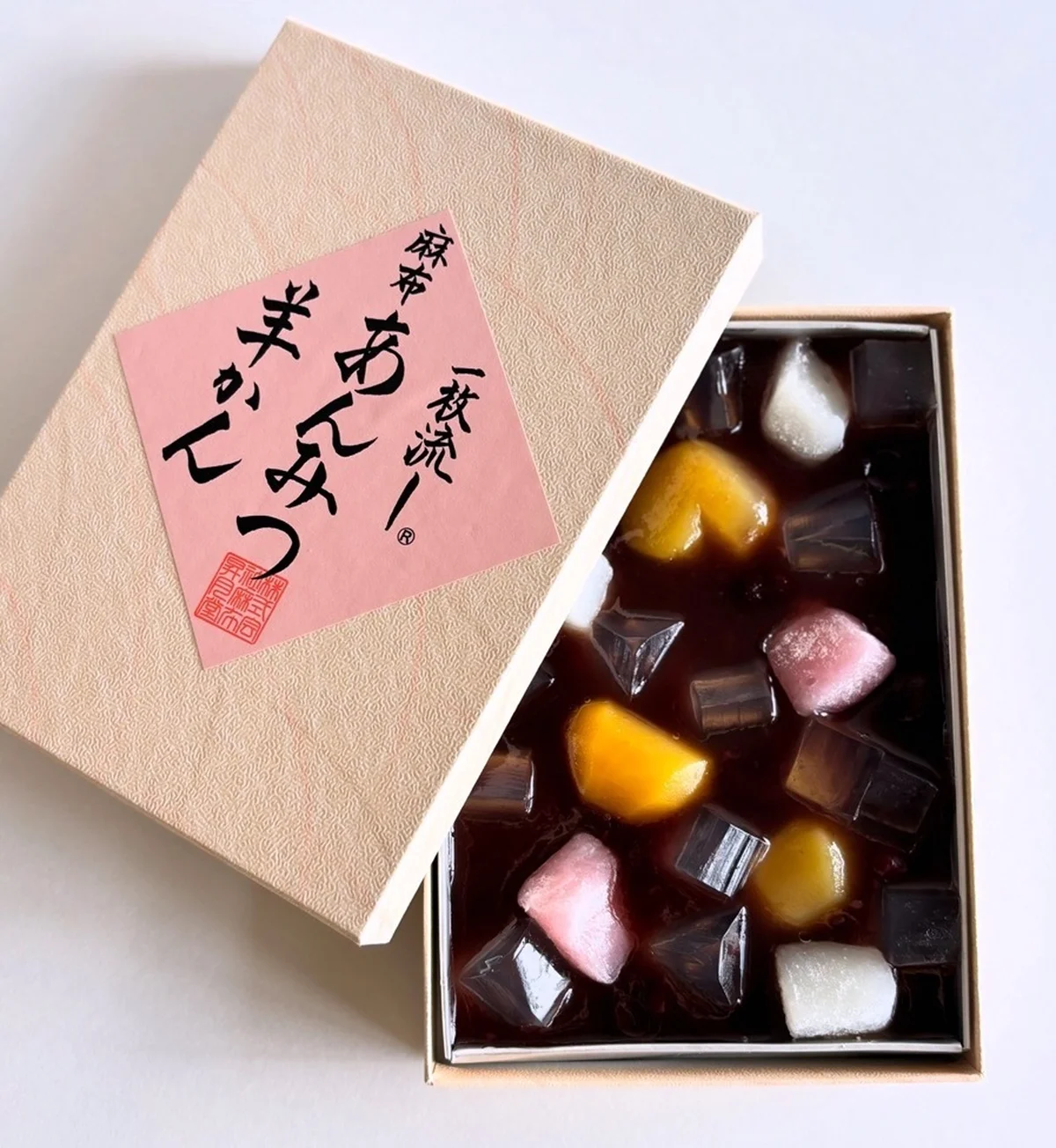 一枚流し麻布あんみつ羊かん（小）￥1,512／麻布昇月堂＊お取り寄せOK