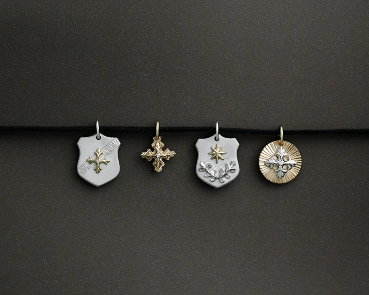 アベリのメンズジュエリー、ペンダントトップ4種はお守り代わりにも