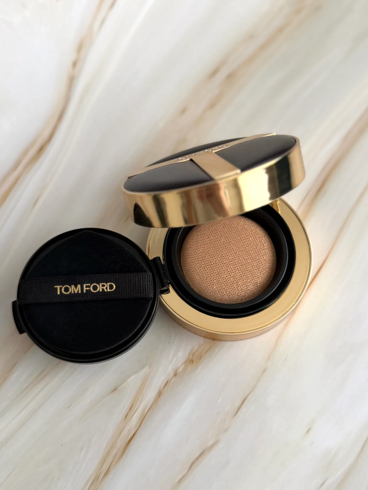 トム フォード ビューティ アーキテクチャー ラディアンス ハイドレーティング クッション ファンデーションの画像