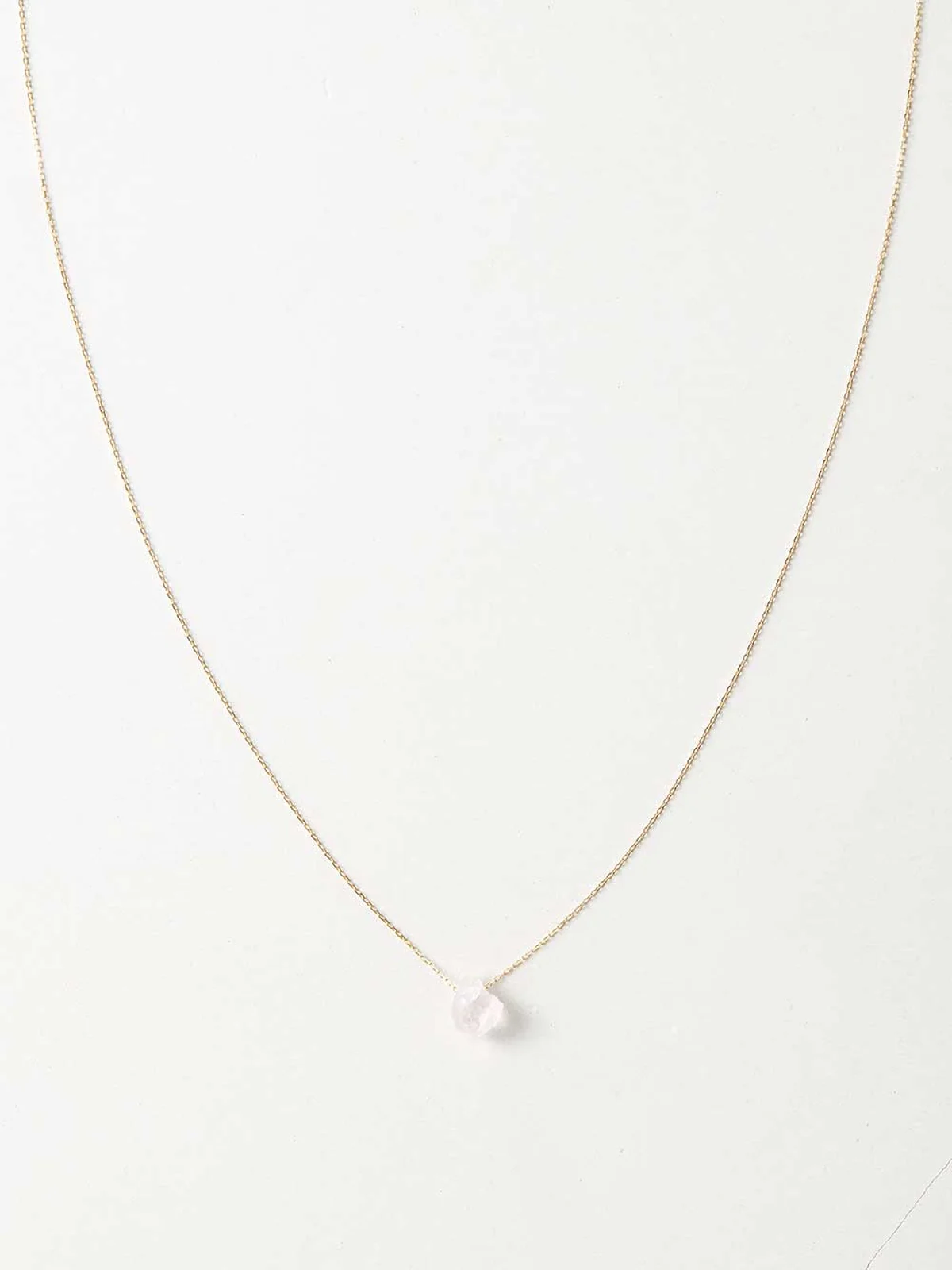 ボロロのモルガナイトを使ったラフ ストーンネックレス