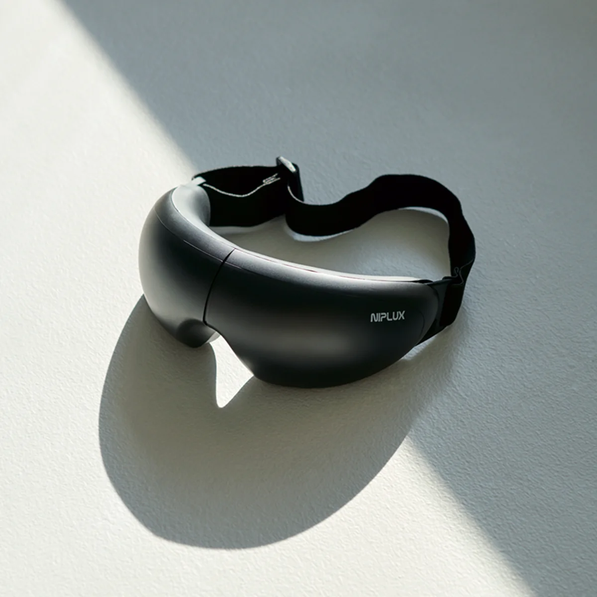 NIPLUXのアイケアマスク