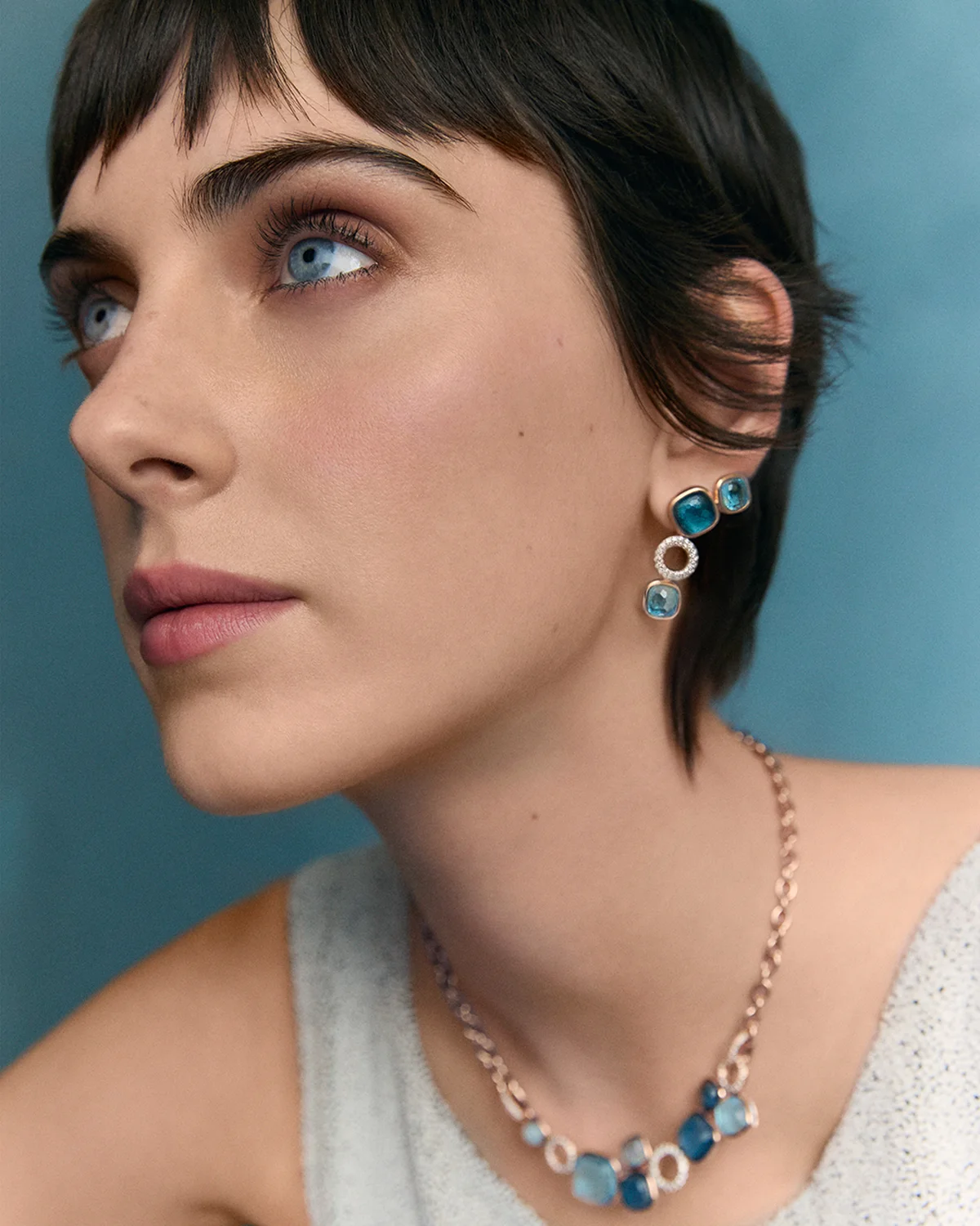 「ヌード」イヤリング〈K18RG、K18WG、K18WGロジウムプレーティ ング、ダイヤモンド、アメシスト、ペリドット〉¥2,552,000