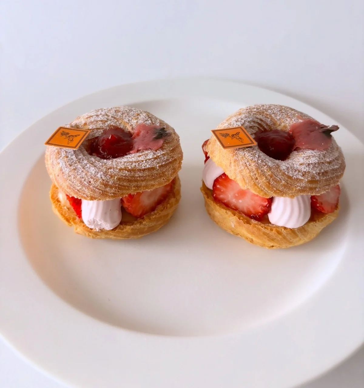 フレデリック・カッセルの春を祝するSAKURAこれション。いちご入りの、パリブレスト サクラ・フレーズに夢中です