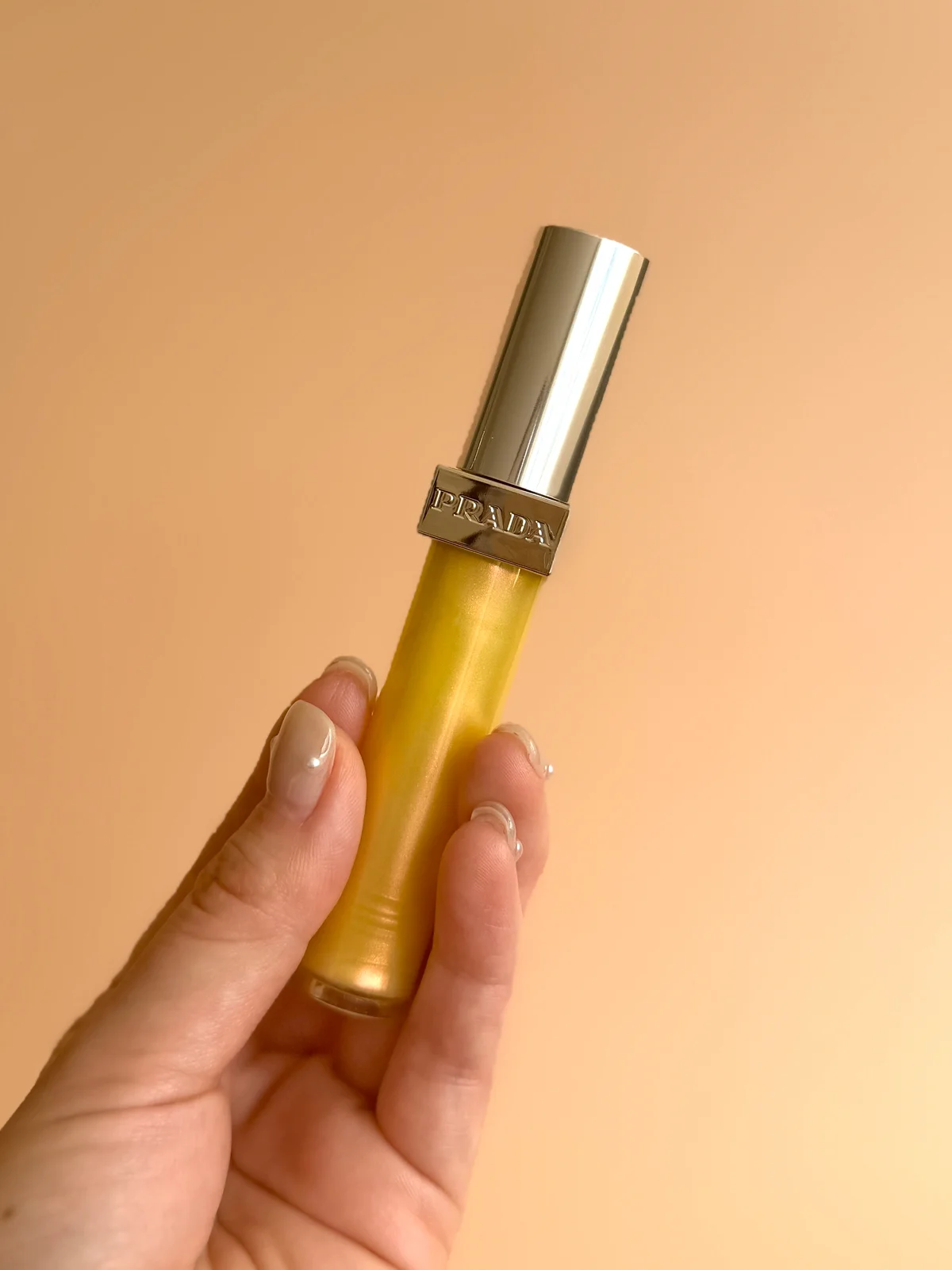 プラダ リフレクション リキッド バーム グロス U002の手持ち画像