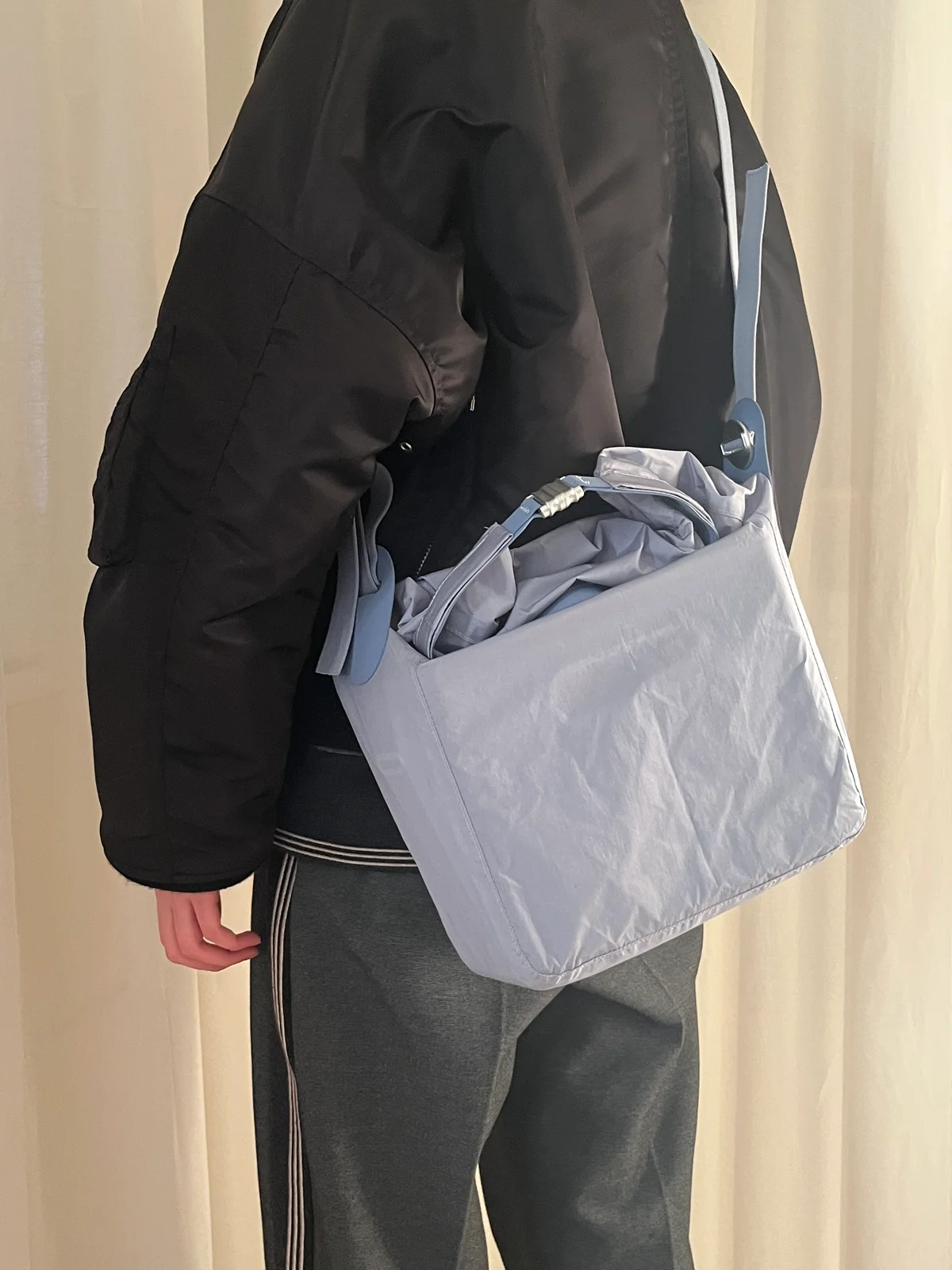 PARSEL パーセル バッグ 背負っているところの様子