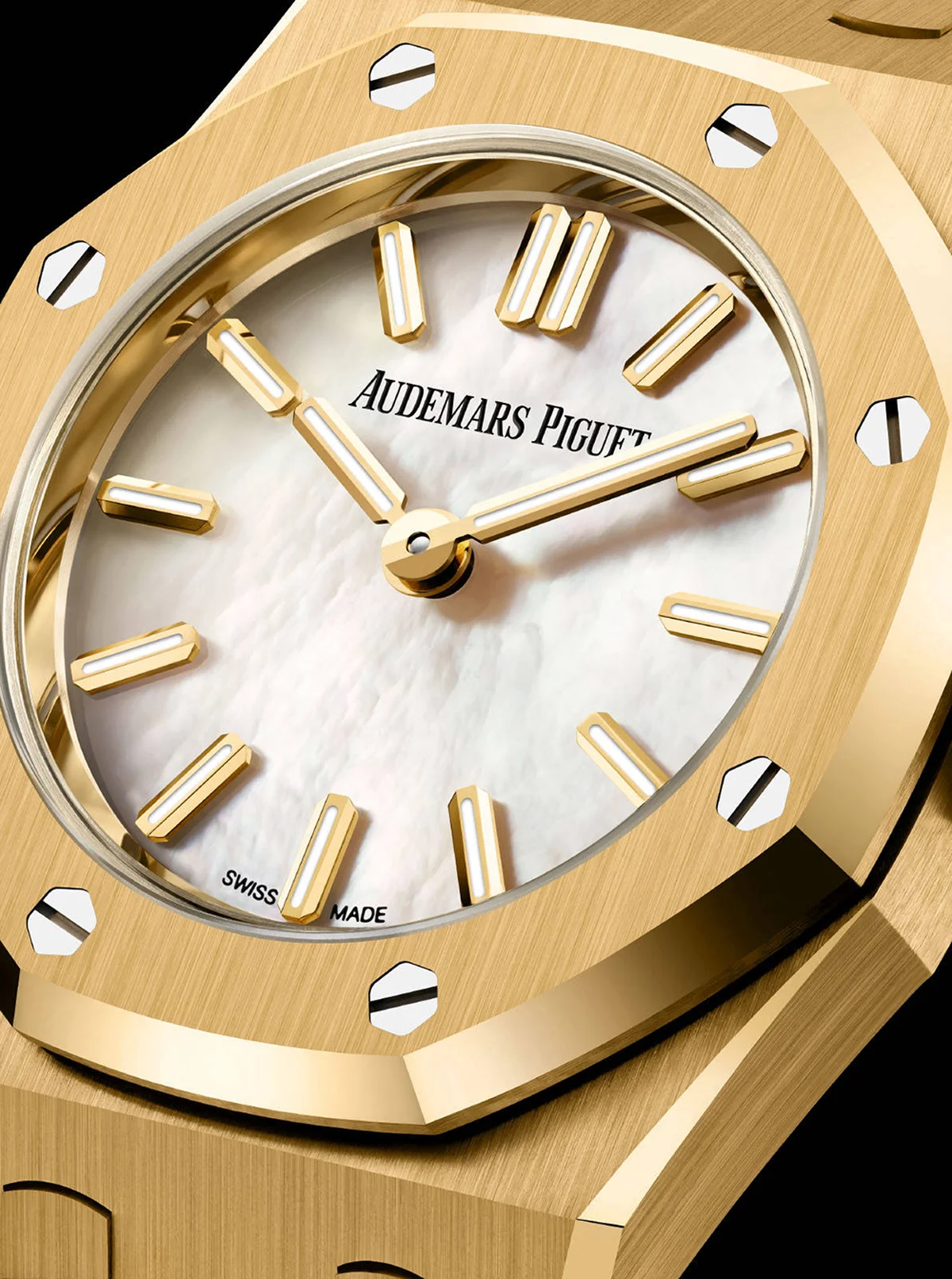 「ロイヤル オーク ミニ」ウォッチ〈YG、ホワイトマザーオブパール、クォーツ、ケース径23mm〉¥5,280,000