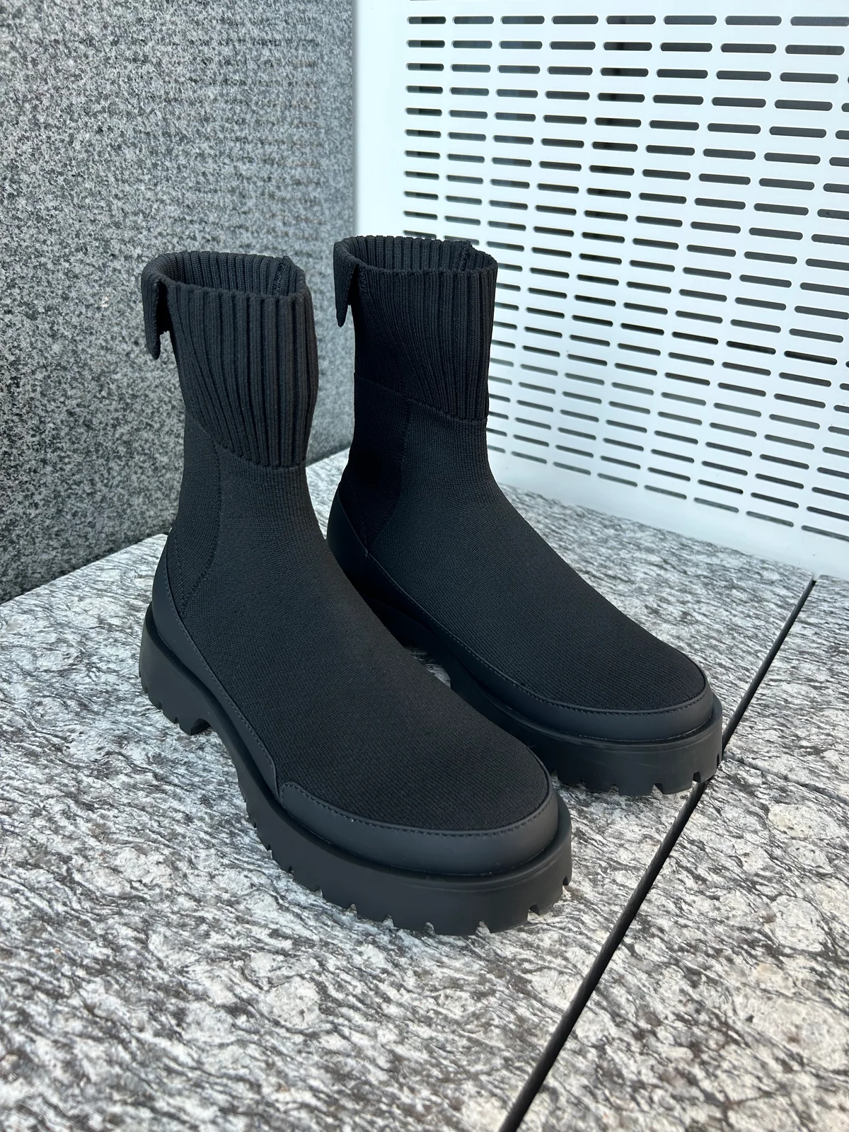 emmi　エコニットブーツ　ブラック　おすすめ