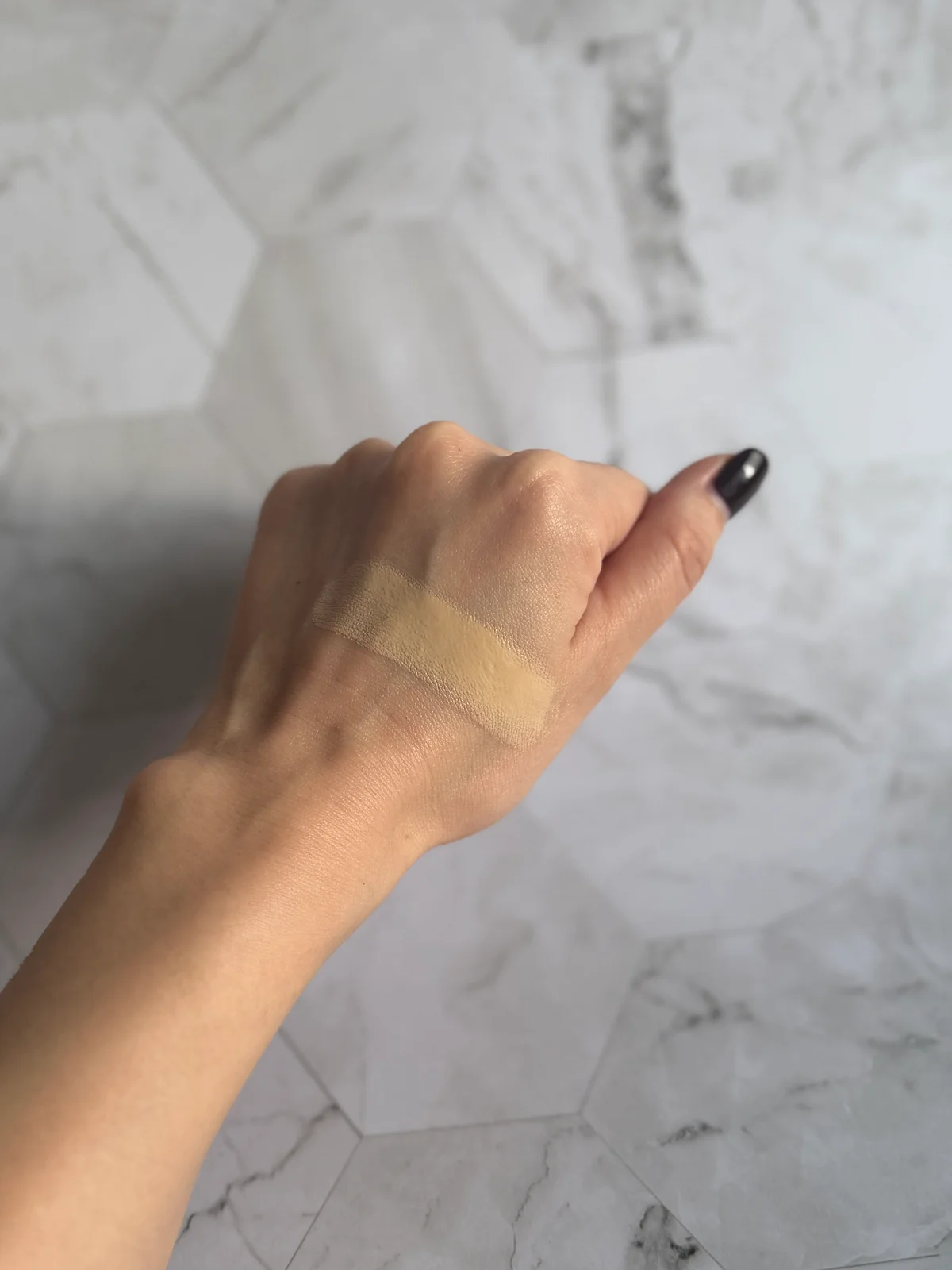 SUQQU ザ リクイド ファンデーション eのスウォッチ