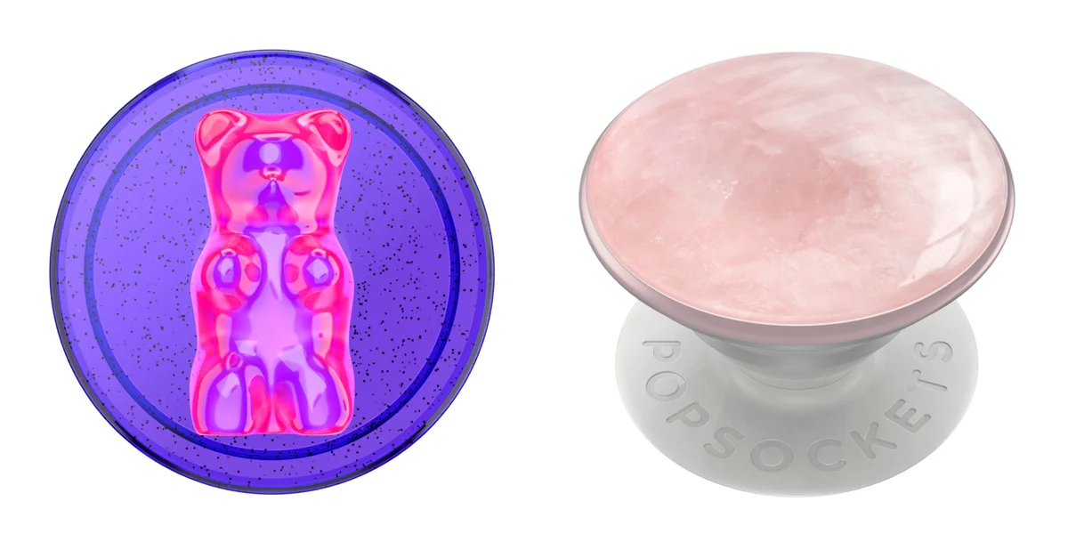 （左から）「ポップグリップ」Bon Bon Gummy Bear Purple Punch￥2,700、Genuine Rose Quartz￥4,500／ポップソケッツ