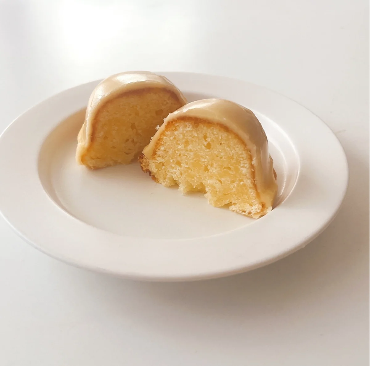 トロピカルな味の、たっぷりアイシングが味のキーに。