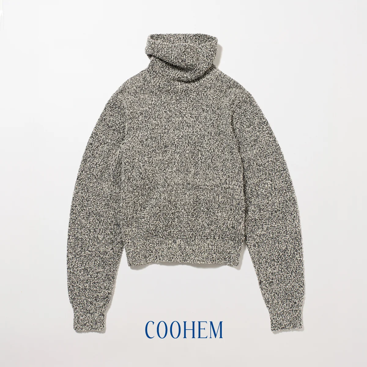 ニット￥55,000／ヨネトミストア（コーへン）