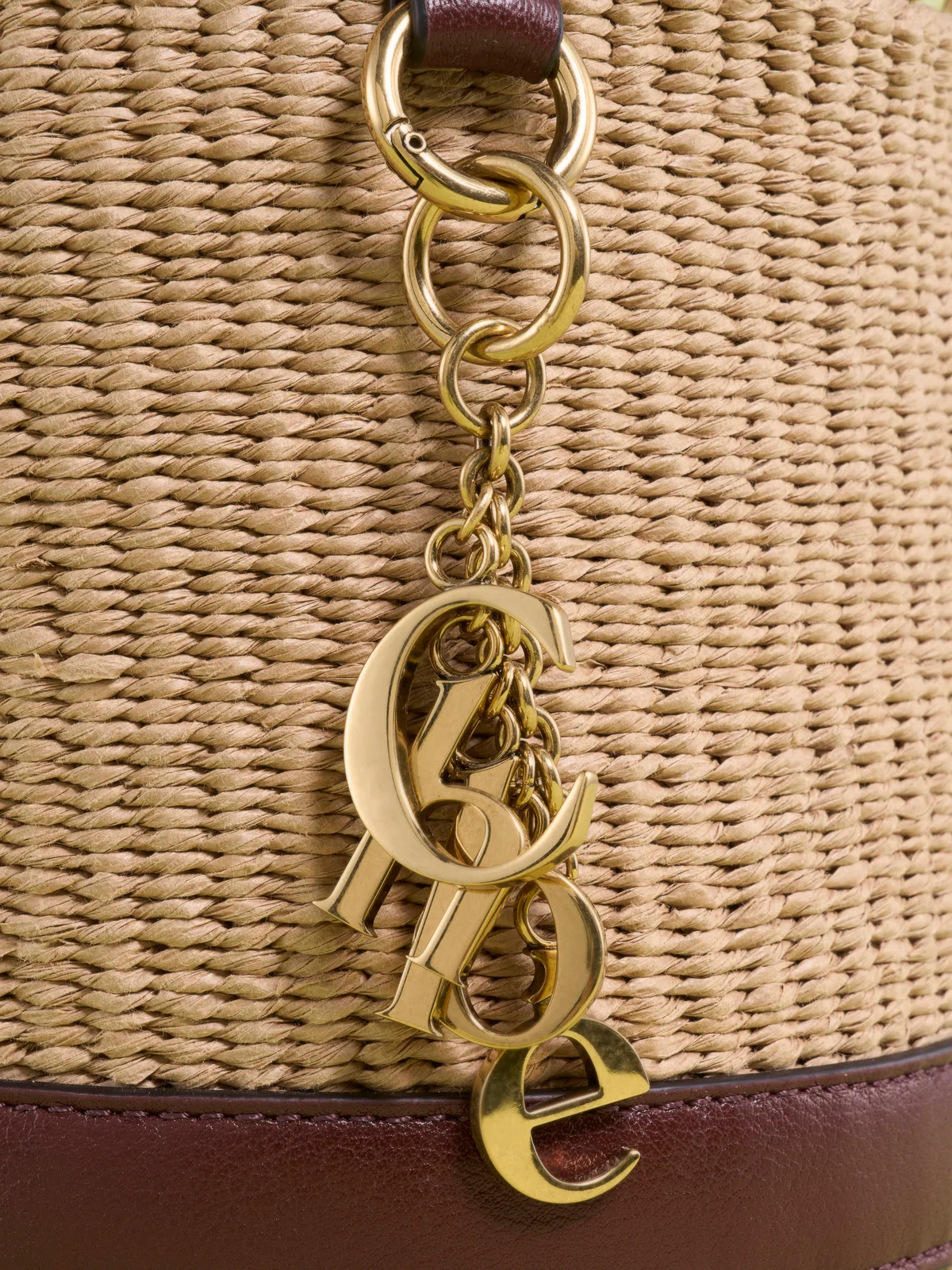 クロエのナチュラルファイバー製Chloé Charmsバスケットバッグ 