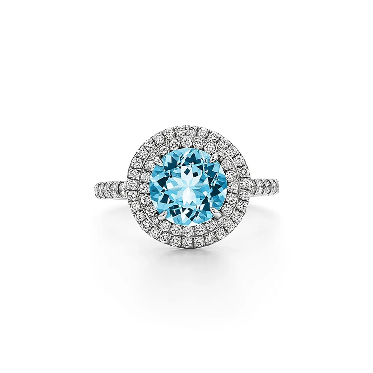 「ティファニー ソレスト」リング。透き通るアクアマリンが輝く