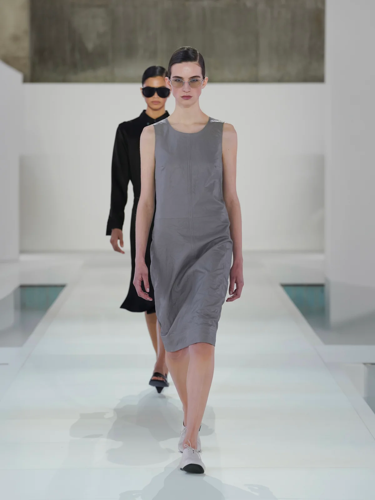 2026年COS春夏コレクションからカリン・グスタフソン氏が選ぶ最も印象的なウィメンズのルック