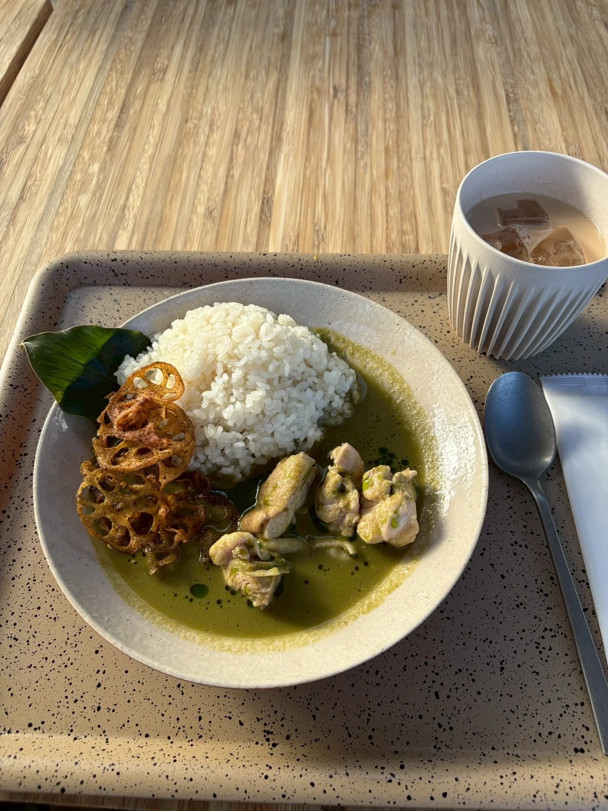 千葉県大多喜町 大多喜有用植物苑 プレオープン 食堂 グリーンカレーとチャイティーラテ