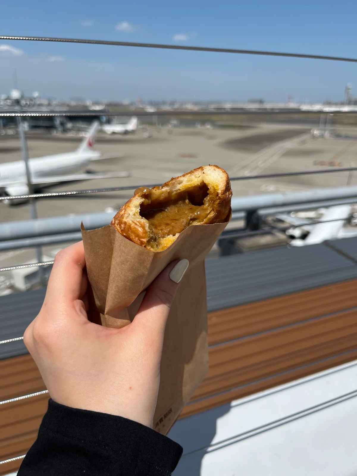 コナとスパイスのカレーパン、辛メ