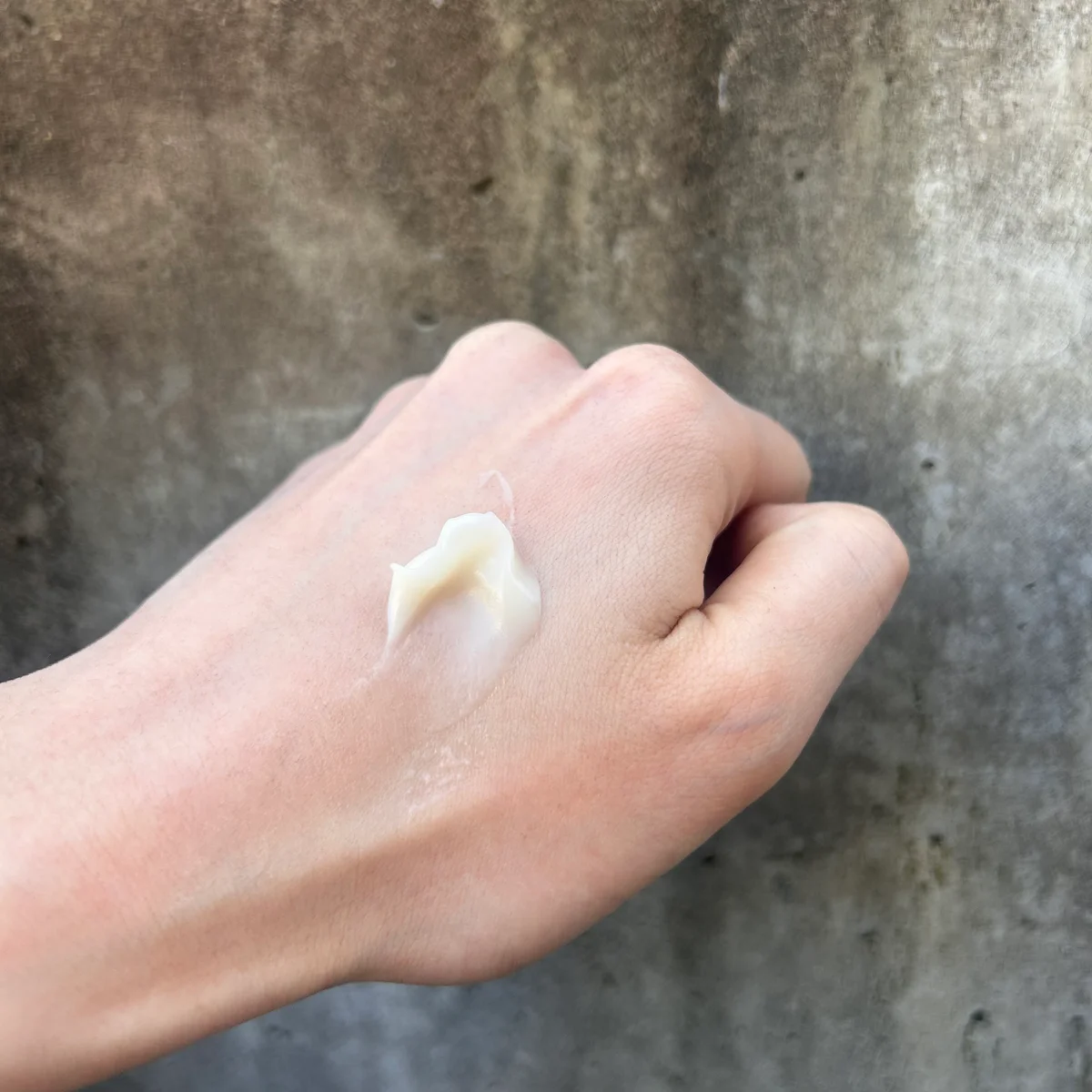 ロアリブ　ボディクリーム テクスチャー　より