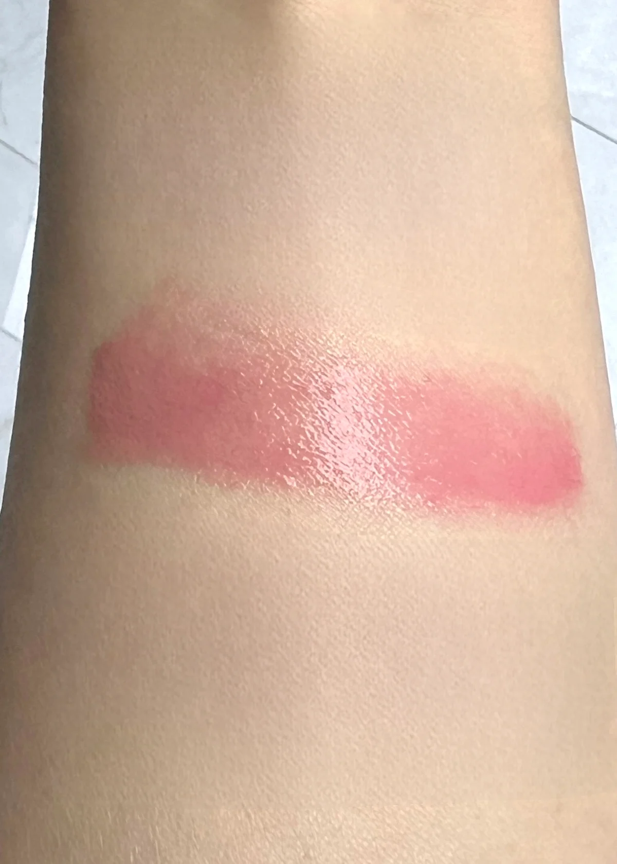YSL ラブシャイン キャンディグレーズ 44のスウォッチ