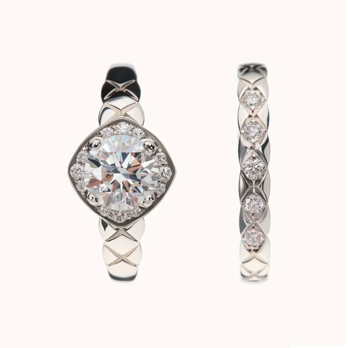シャネルのブライダルリング。「ココ クラッシュ」リング（左）〈Pt、ダイヤモンド0.25ct～〉、（右）〈Pt、ダイヤモンド〉