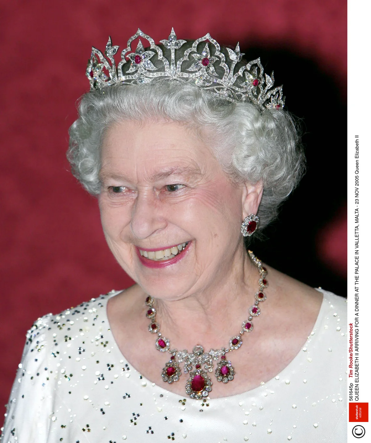 キャサリン皇太子妃、2,600個のダイヤの画像_3