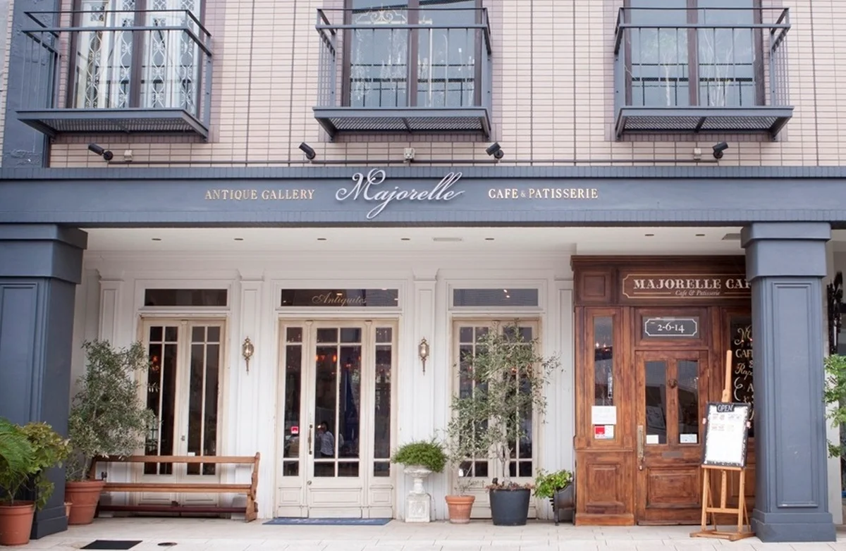 世田谷区下馬にある、アンティークショップMajorelle（マジョレル）。カフェも併設