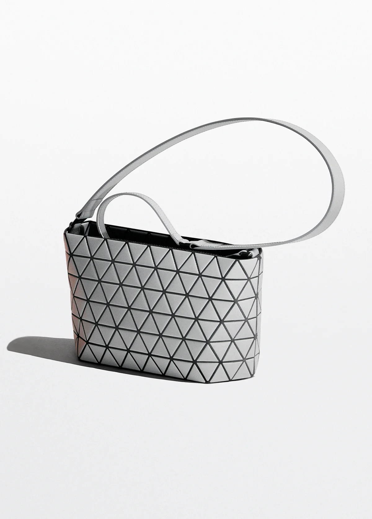 BAO BAO ISSEY MIYAKE（バオ バオ イッセイ ミヤケ）　「CRYSTAL MATTE」　ショルダーバッグ