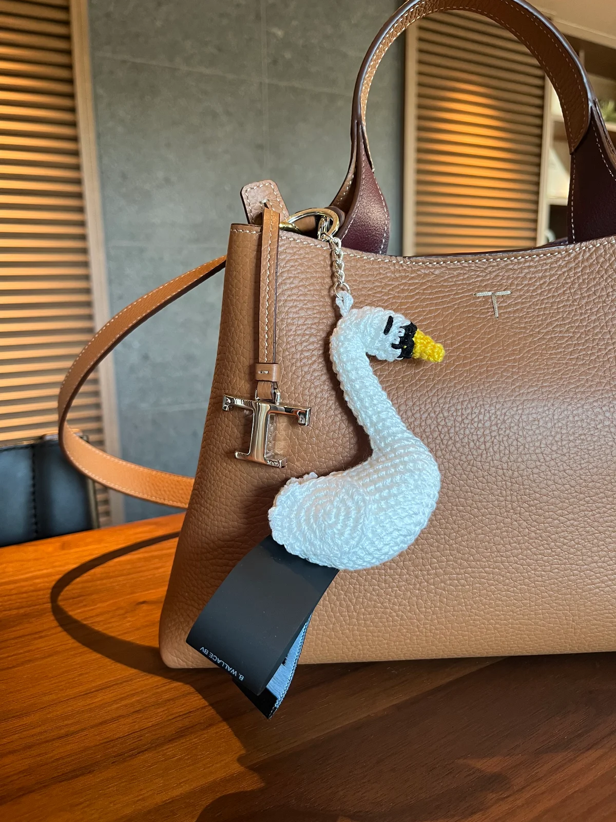 SPURSHOP トッズ TOD'S ブラウンカラー 物撮り チャーム