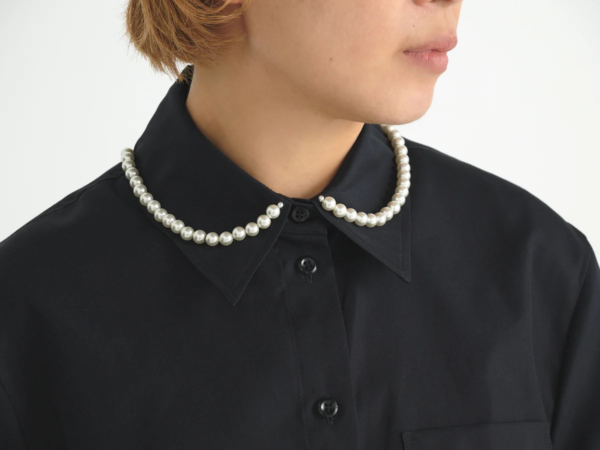 シモーン・ロシャ CROPPED MASCULINE SHIRT Wの襟の寄り