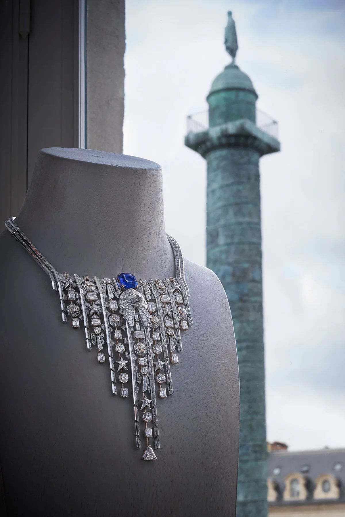 輸入雑貨　天然水晶石　『CHANEL』　宝石アート シャネル】新作ハイ ジュエリーコレクション「Signes & Symboles