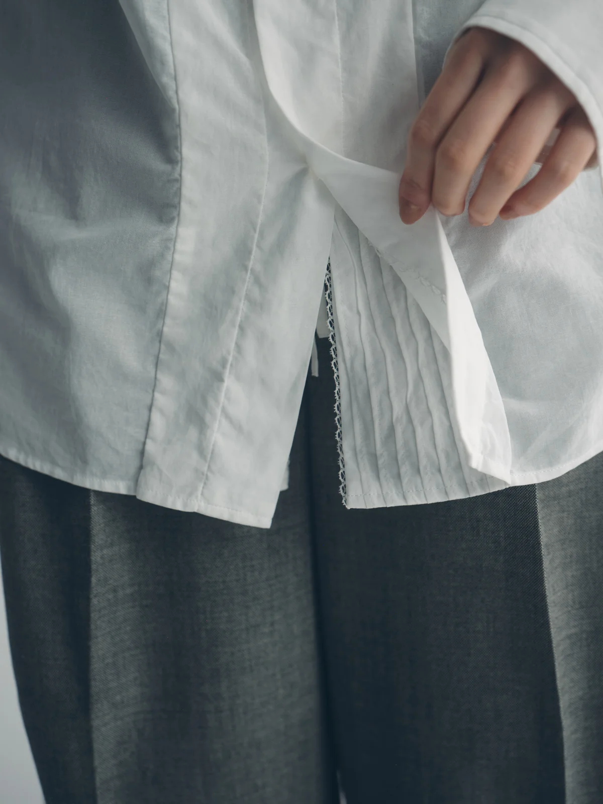 新生活にほしい名品、オロヒーのシャツの前立てのディテール