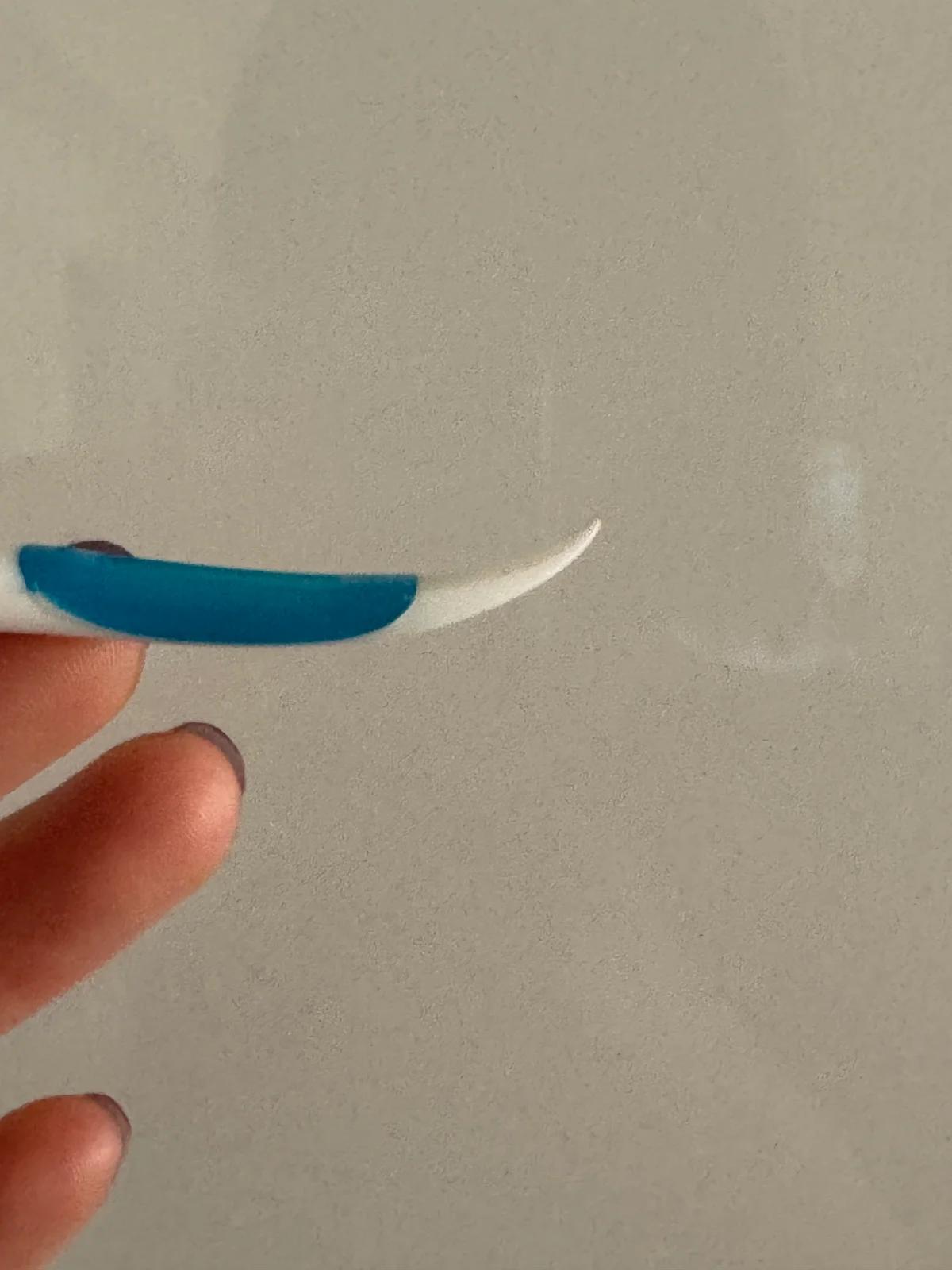 コルゲートのミニ歯ブラシ物撮り_寄りカット２