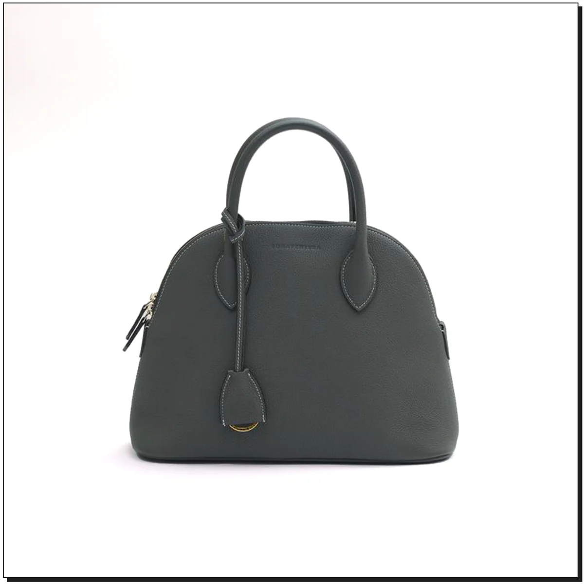 バッグ〈H25.5×W33×D14cm〉￥249,700／ボナベンチュラ