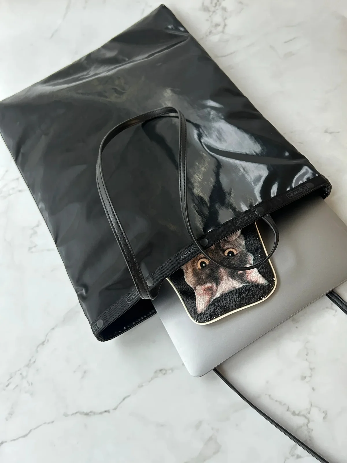 レスポートサックのトートバッグ「VERTICAL CITY TOTE」