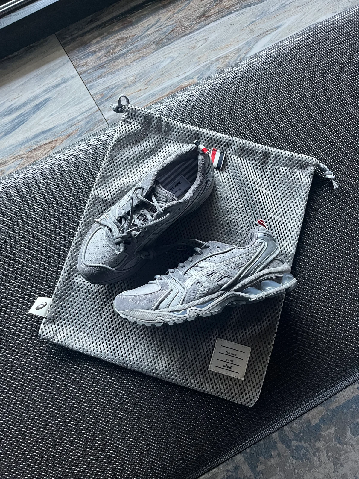 THOM BROWNE for ASICS「ゲルカヤノ 14 ランニングソール」