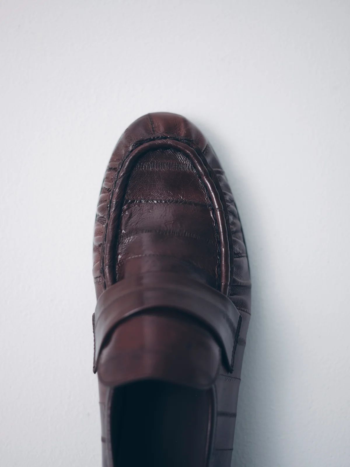 ザ・ロウのソフトローファーの新色ディテールカット