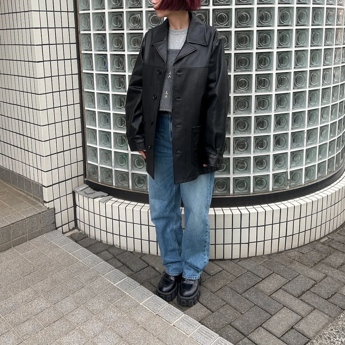 UNIQLO and JW ANDERSONのバギージーンズの着用ディテール